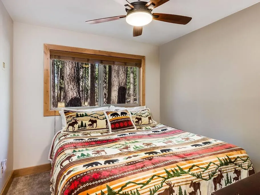Nyaraló Luxury Single Level, Great Location, Hot Tub, Arcade Villa South Lake Tahoe