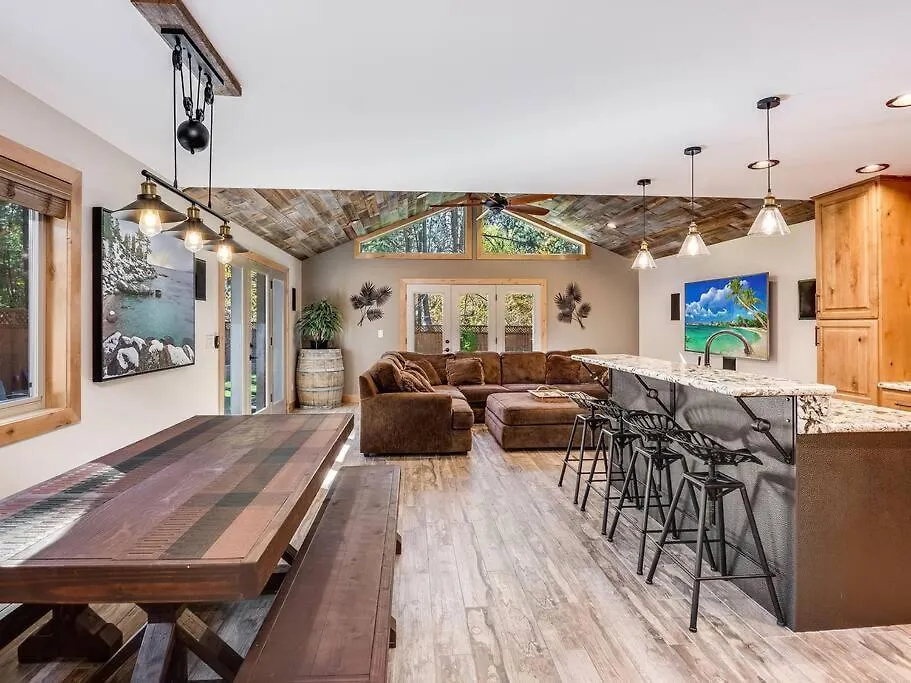 Nyaraló Luxury Single Level, Great Location, Hot Tub, Arcade Villa South Lake Tahoe