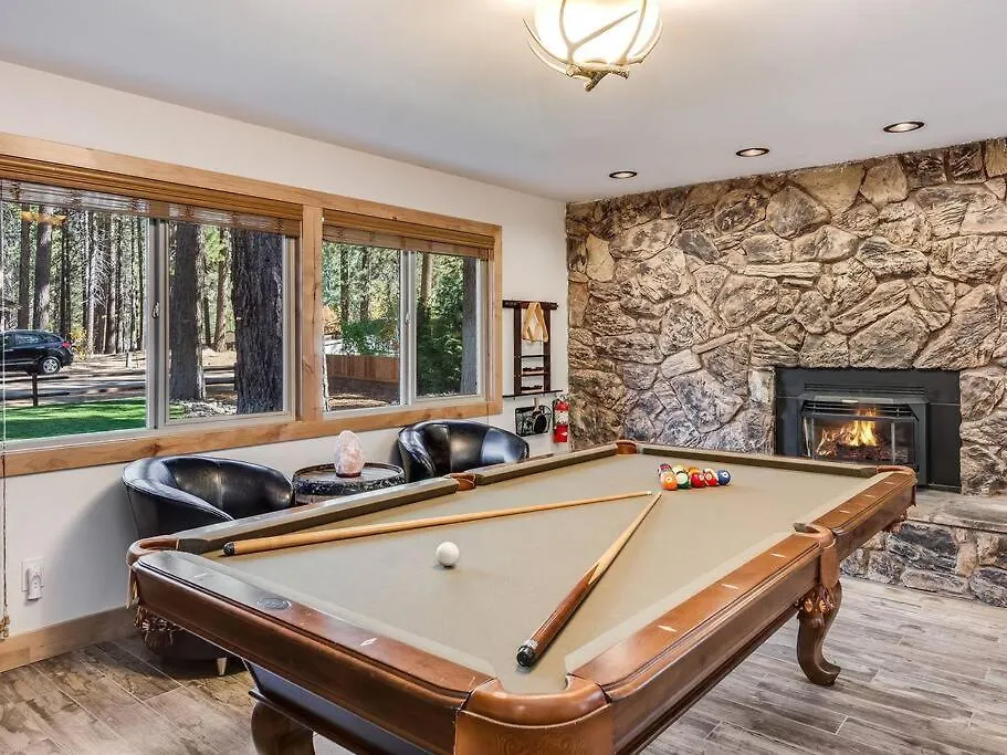 Luxury Single Level, Great Location, Hot Tub, Arcade Villa South Lake Tahoe Nyaraló